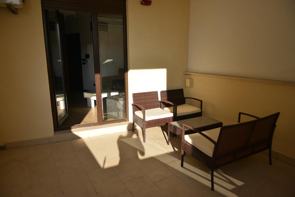 Studio Apartment Picasso Belgrado Esterno foto