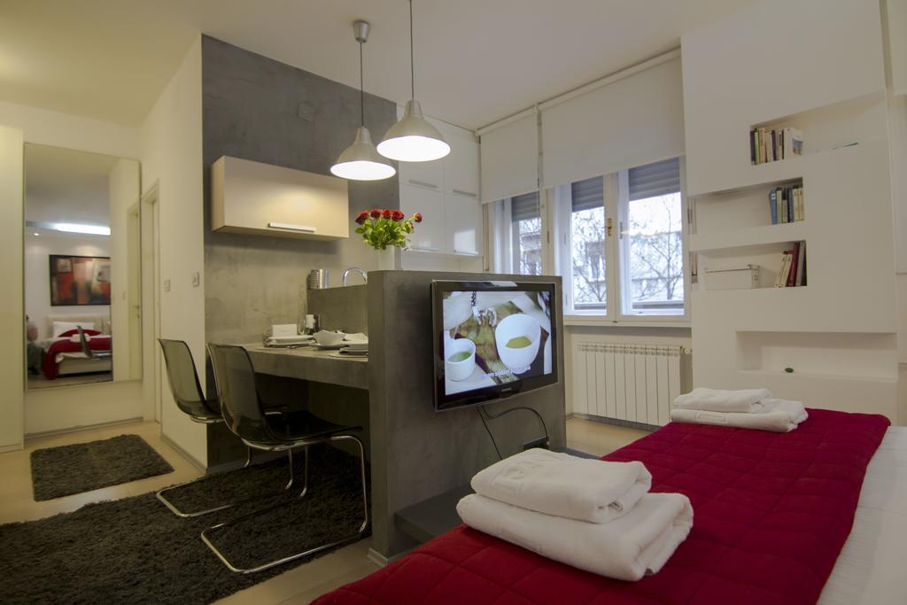 Studio Apartment Picasso Belgrado Esterno foto